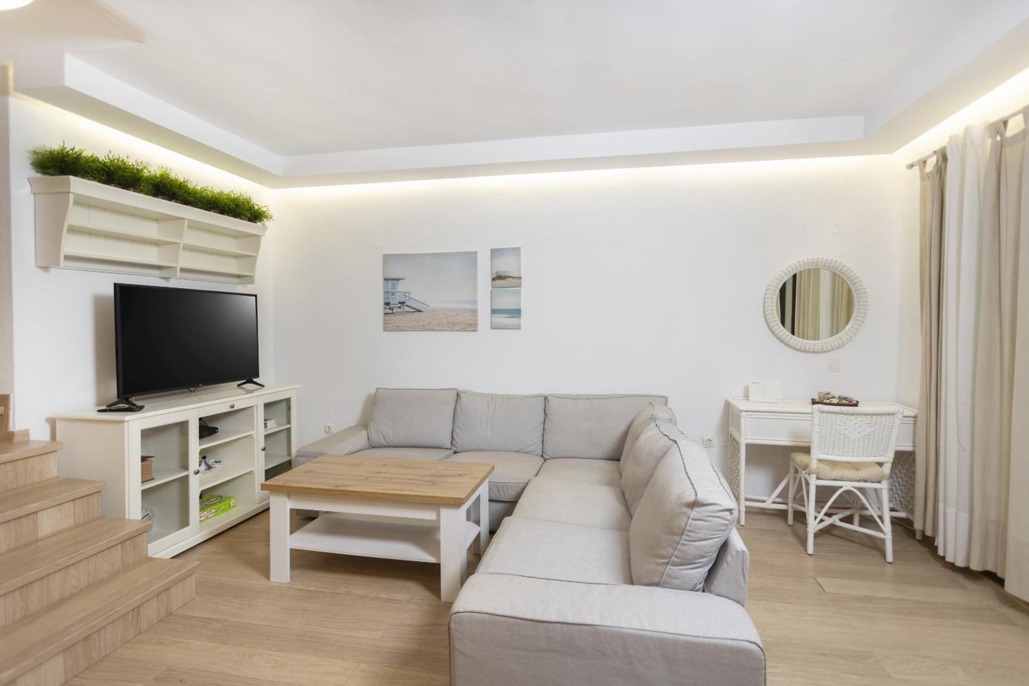 חניוטי Lovely Villa 3 Min From The Beach מראה חיצוני תמונה