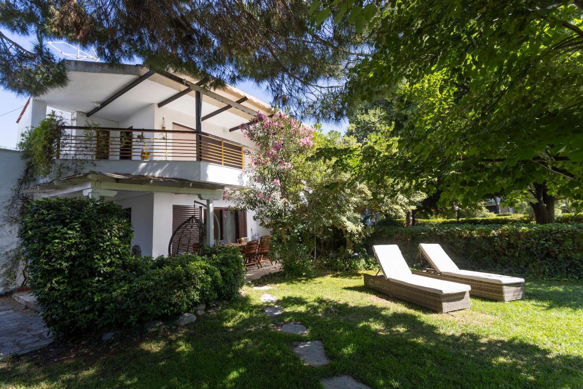 חניוטי Lovely Villa 3 Min From The Beach מראה חיצוני תמונה